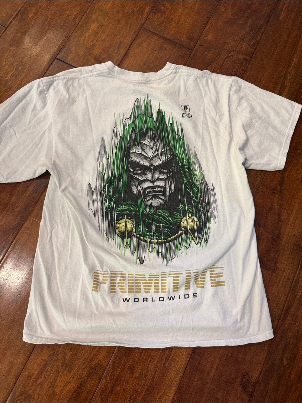 Primitive and Marvel White Short-Sleeve Tee with Green & Gold Graphic Mens L